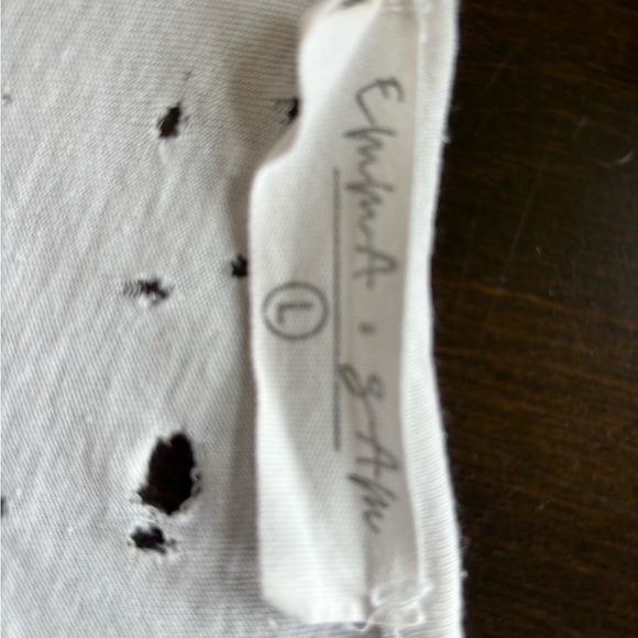 EUC Emma & Sam White Distressed Crop Top Size Large - Picture 5 of 7